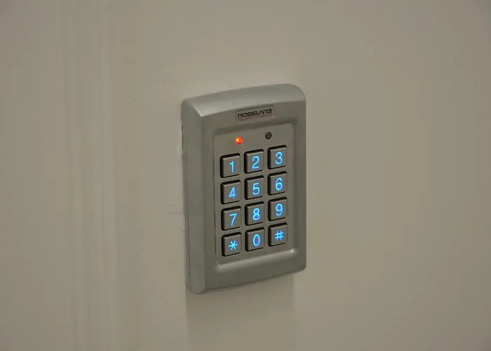 Edificio Charles 203