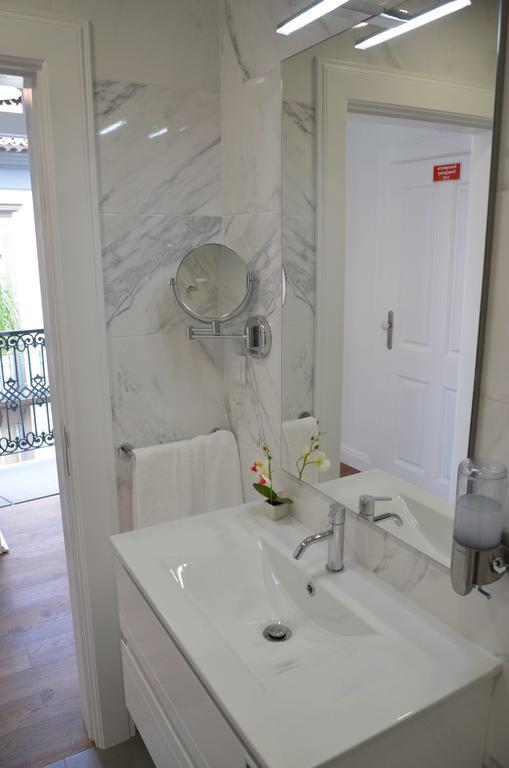 Edificio Charles 203 Homestay